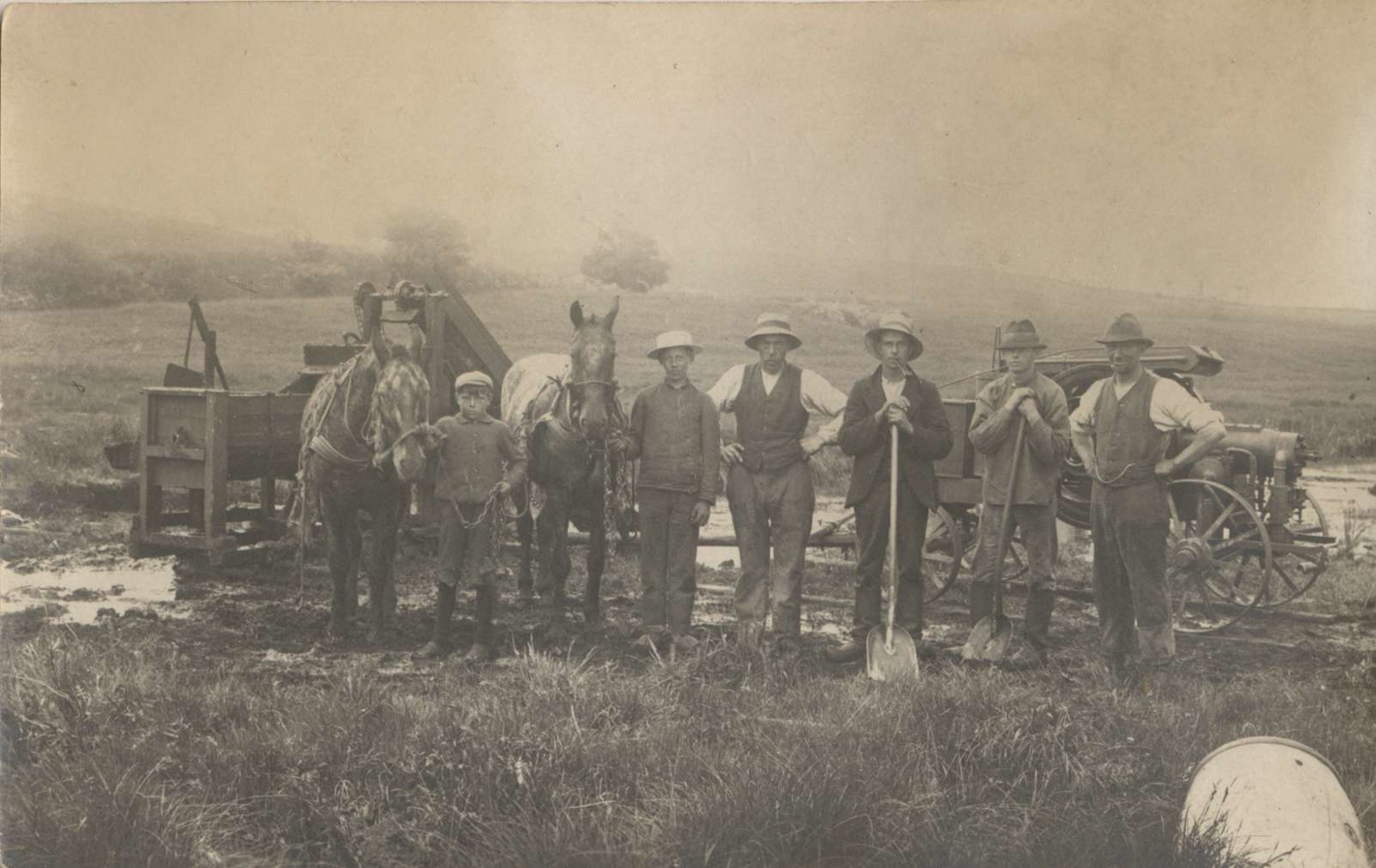 Tørvegravning, Ca. 1910 20. Ukendt Fotograf.